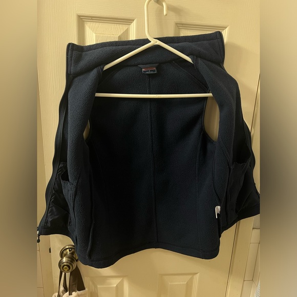 Vineyard Vines Martha’s Vineyard vest. - Picture 6 of 9